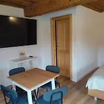 Slovenian House Mira