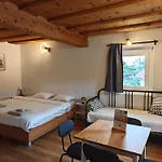 Slovenian House Mira アパート