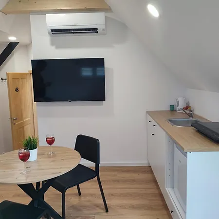 Slovenian House Mira *