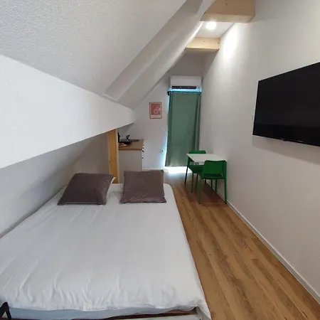 Slovenian House Mira Apartamento *