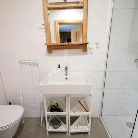 Slovenian House Mira