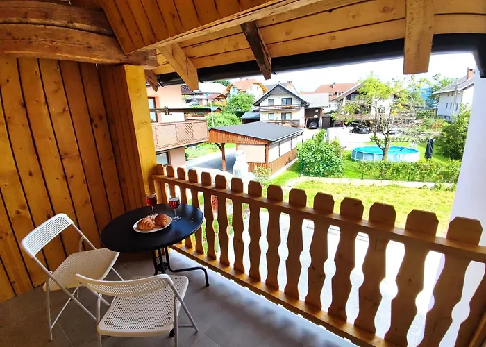 Slovenian House Mira شقة